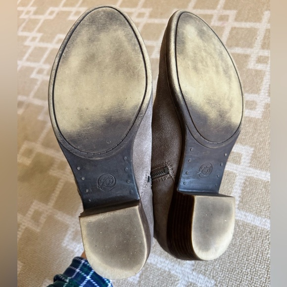 Lucky Brand Taupe Suede Ankle Booties Side Zip Low Heel Western Rustic 10.5M - Picture 7 of 14